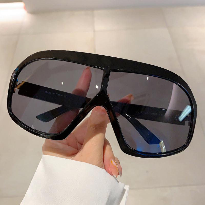 VUE Unisex American Style Sunglasses – Bold & Timeless
