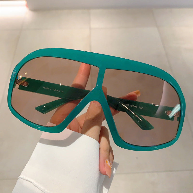 VUE Unisex American Style Sunglasses – Bold & Timeless