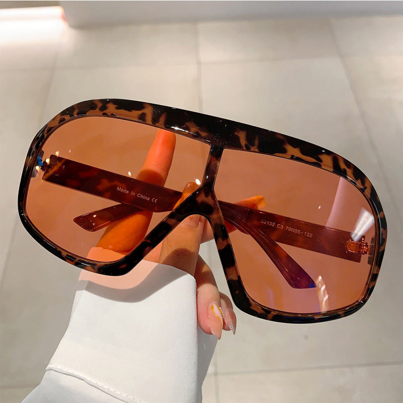 VUE Unisex American Style Sunglasses – Bold & Timeless