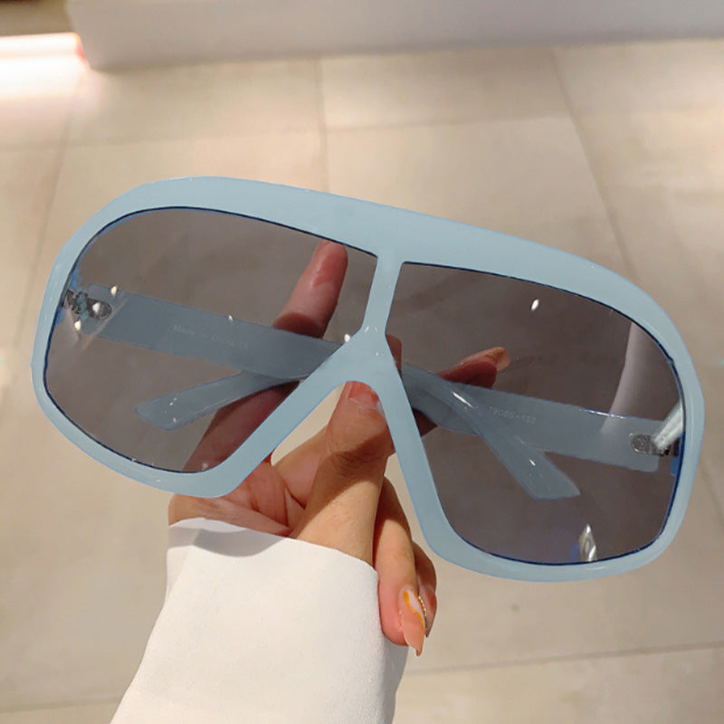 VUE Unisex American Style Sunglasses – Bold & Timeless